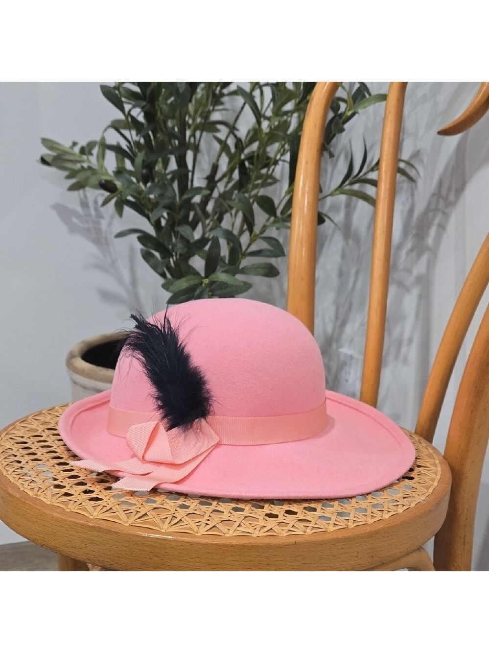 Vintage Doeskin Felt Chic Pink Wool Hat with Black Feather Accent